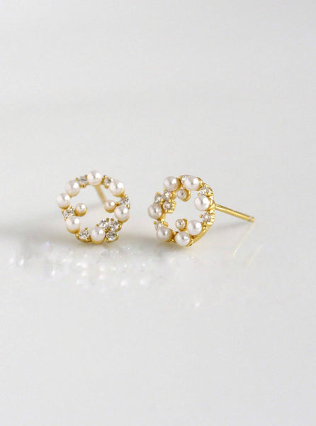 18k mini Pearl wreath Stud Earrings: Gold